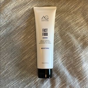 Leave on hair conditioner